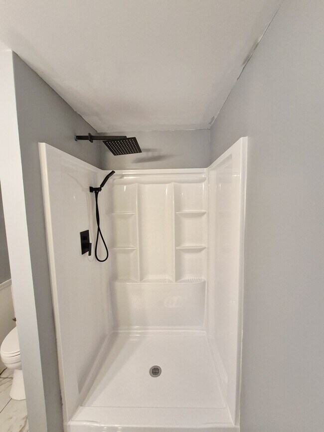 Building Photo - 976 Snow Mountain Rd