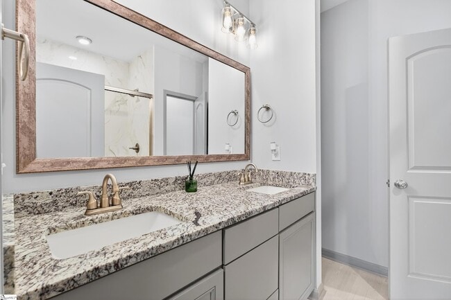 Building Photo - 404 Fairfield St