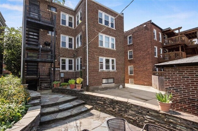 Building Photo - 6301 Southwood Ave