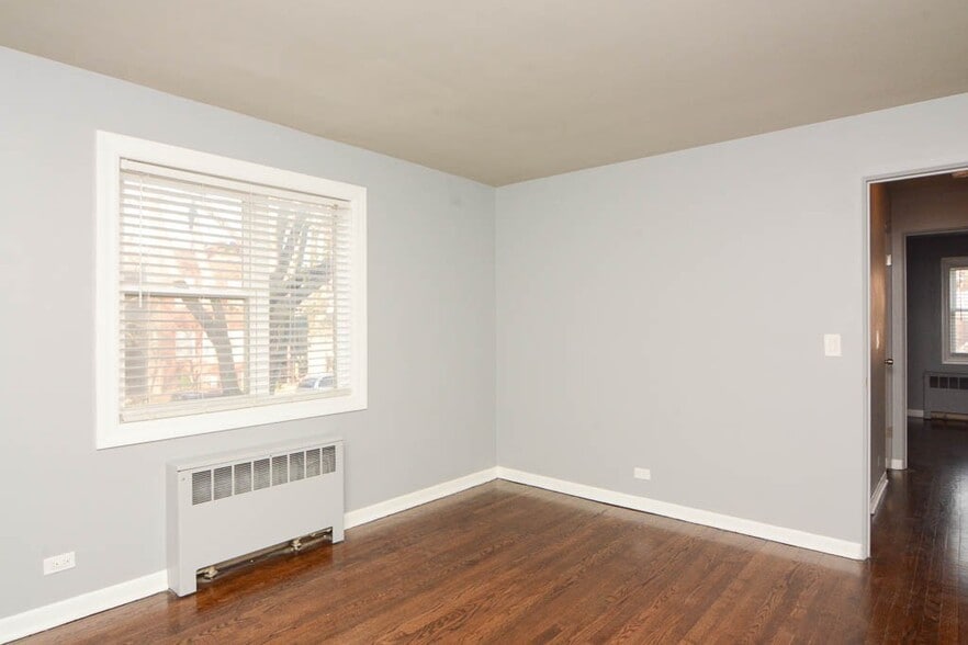 Building Photo - 7435 N Winchester Ave