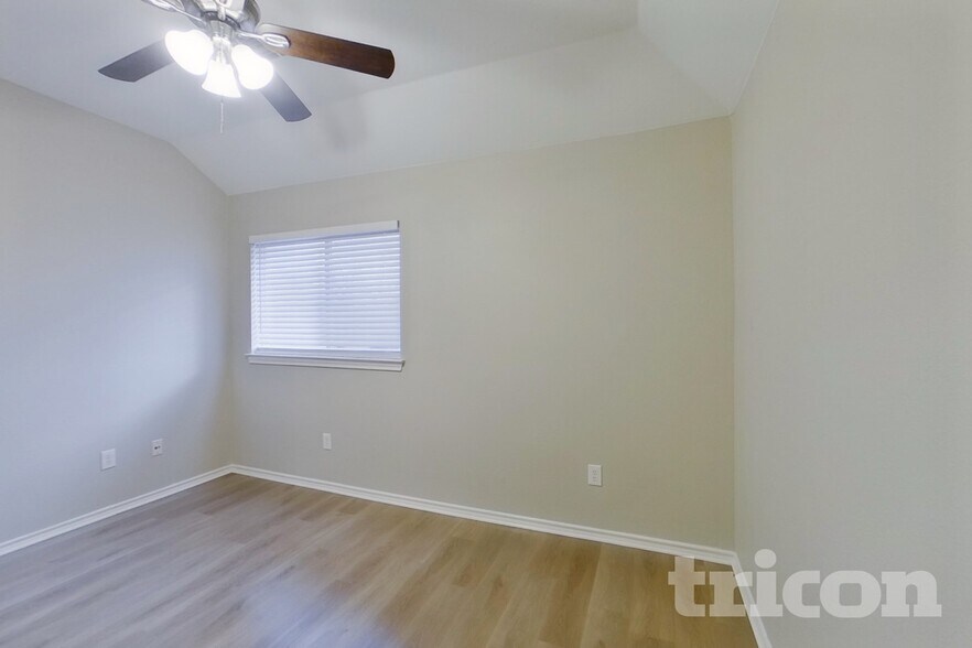 Building Photo - 1082 Suffolk Ln