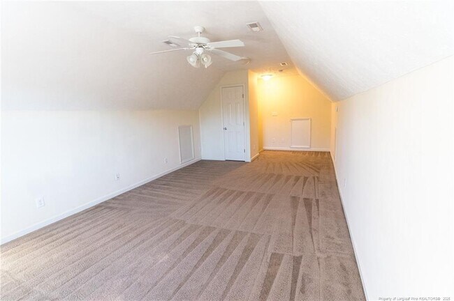 Building Photo - 705 Colonial Hills Dr