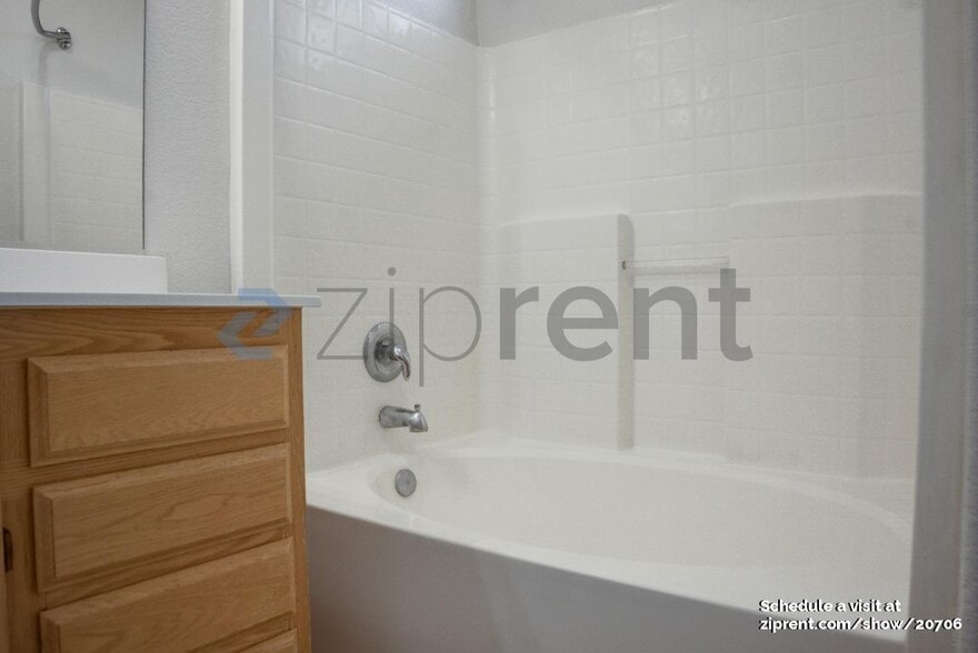 Building Photo - 1834 Zurlo Way