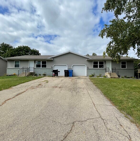 Building Photo - 6827 Sunset Meadow Dr