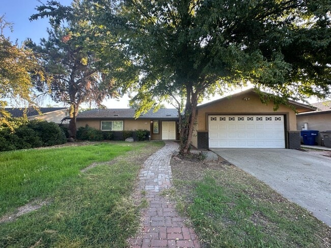 Primary Photo - 440 N Homsy Ave