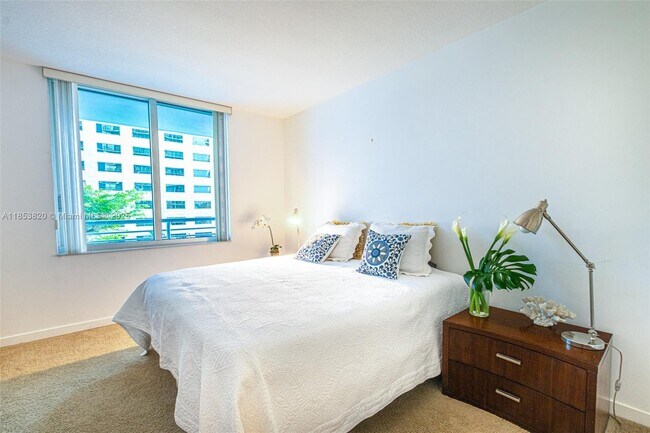 Building Photo - 335 S Biscayne Blvd