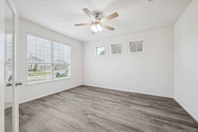 Building Photo - 3018 Myrtle Bch Ln