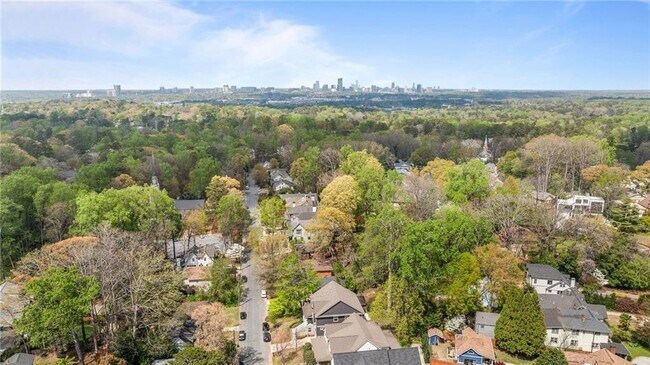 Building Photo - 1381 Wessyngton Rd NE