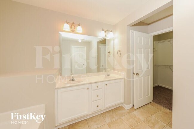 Building Photo - 5440 Crestwick Wy
