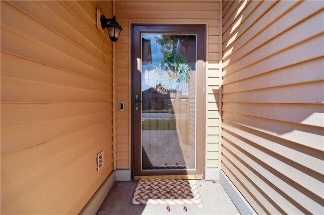 Building Photo - 3000 SW Wentworth Ave