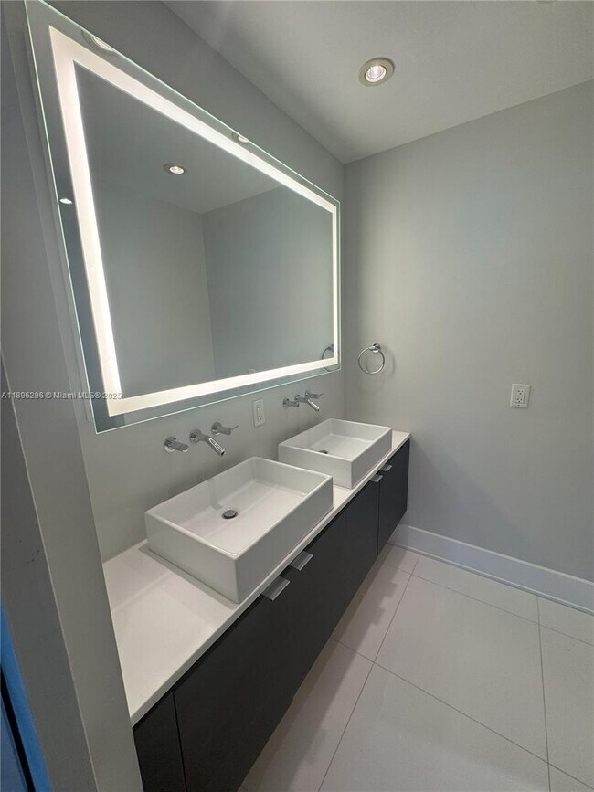 Building Photo - 5970 Indian Creek Dr