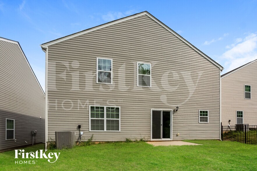 Building Photo - 2209 Rolling Hls Dr