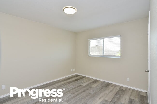 Building Photo - 8439 Silver Brush