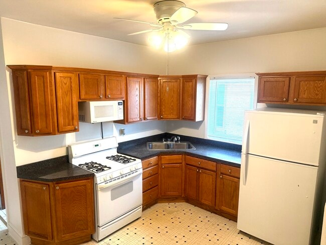 Building Photo - 5848 N Moody Ave