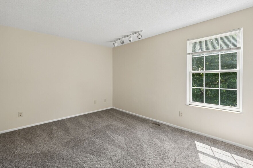 Building Photo - 4893 Springdale Blvd