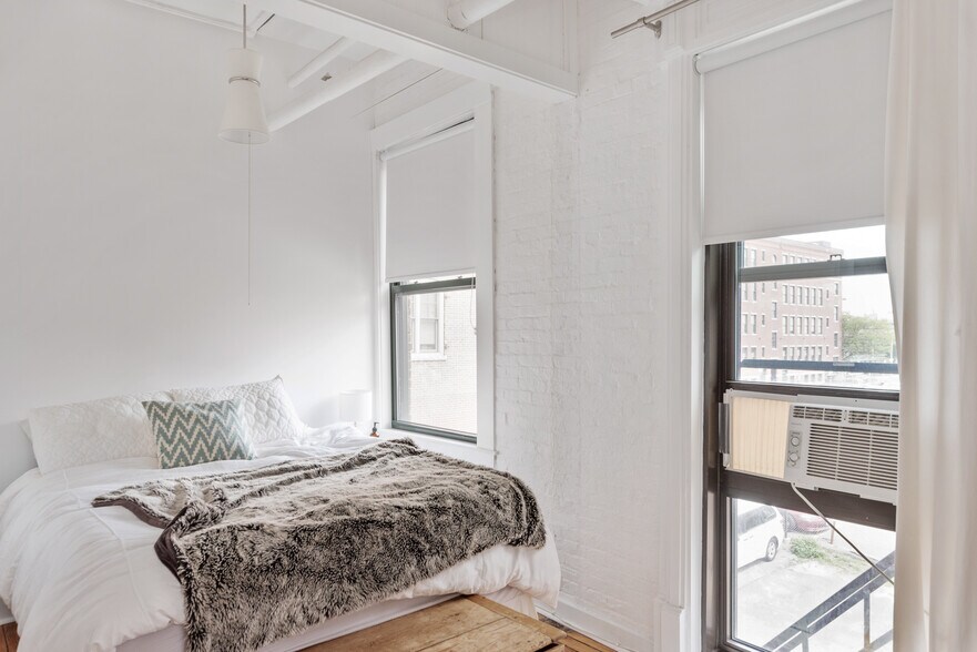 Building Photo - 524 Harrison Ave