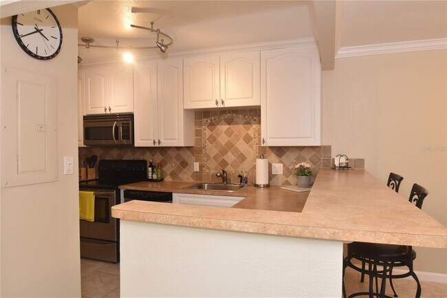 Building Photo - 3700 S Osprey Ave