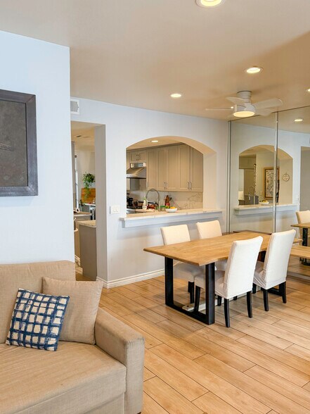 Building Photo - 425 E Ocean Blvd