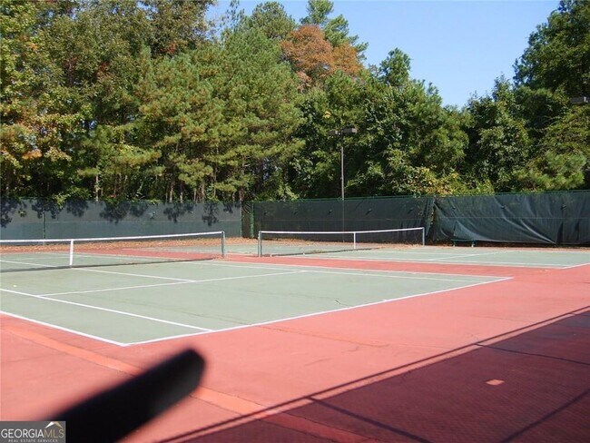 Building Photo - 1110 Pine Heights Dr NE