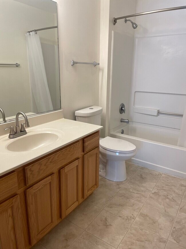 Building Photo - 1723 Silverstone Dr