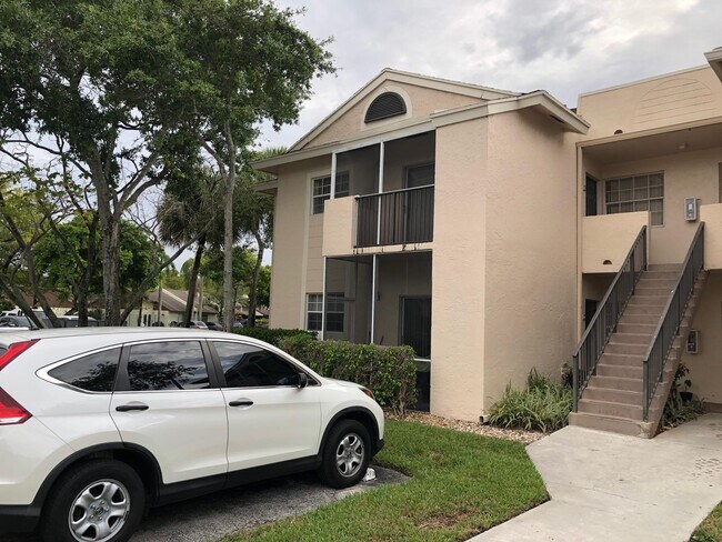 Building Photo - 631 Cypress Lake Blvd