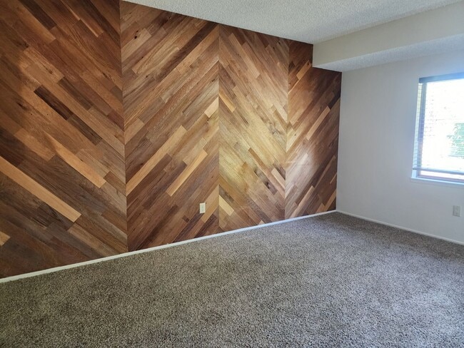 Building Photo - 4 bedroom home off of Mayberry Dr in Reno