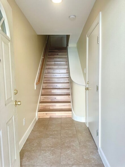 Building Photo - 2710 Hullsmith Dr