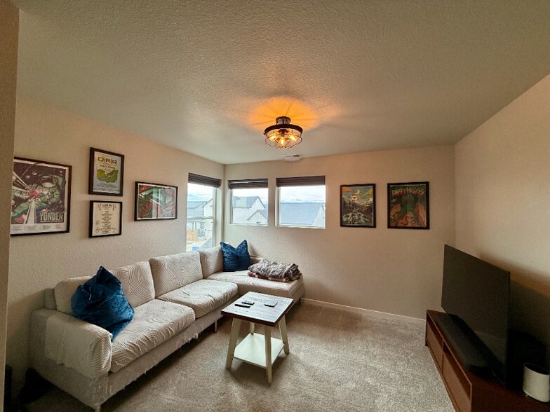 Building Photo - 450 Fairchild St