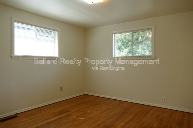 Building Photo - 6527 25th Ave NW