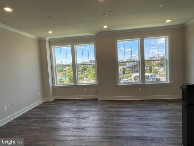 Building Photo - 313 Salinger Pl