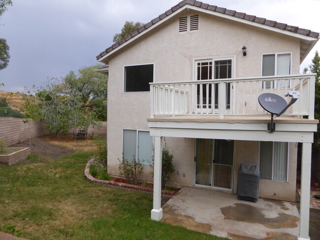 Building Photo - Spacious 3-Bedroom Home with Community Poo...