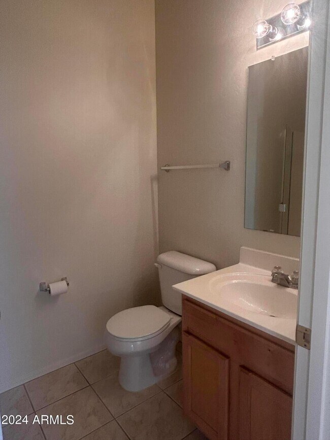 Building Photo - 1225 N 36th St