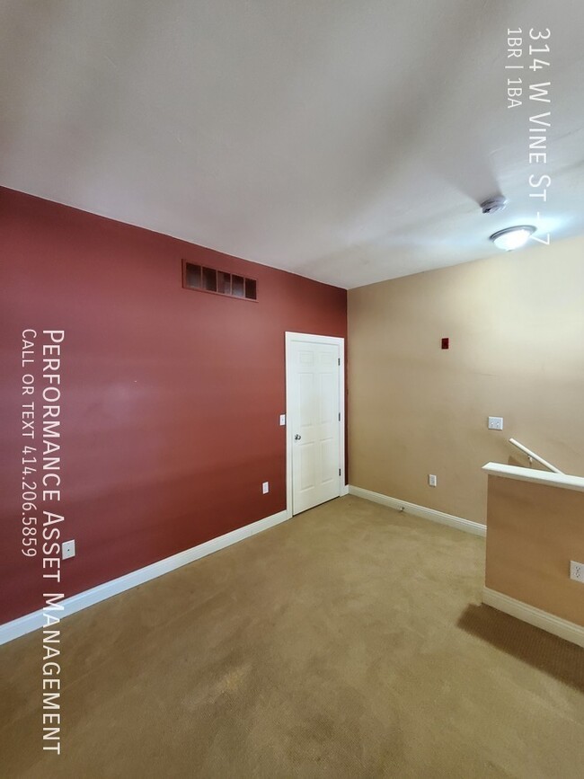 Building Photo - Unique 1BD/1BA Loft Style Condo