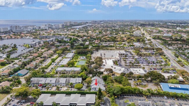 Building Photo - 2956 Florida Blvd