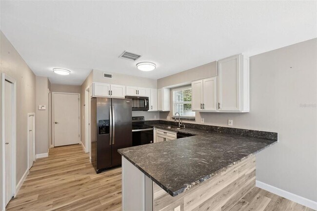 Building Photo - 428 W Klosterman Rd