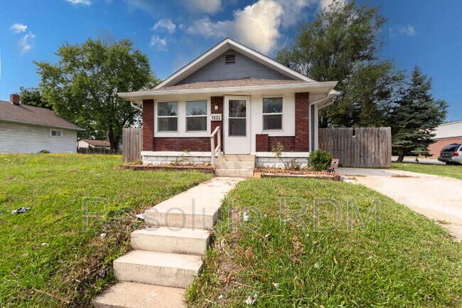 Building Photo - 1622 E Raymond St