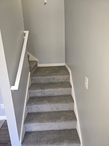 Building Photo - 1907 E Balsam Ct