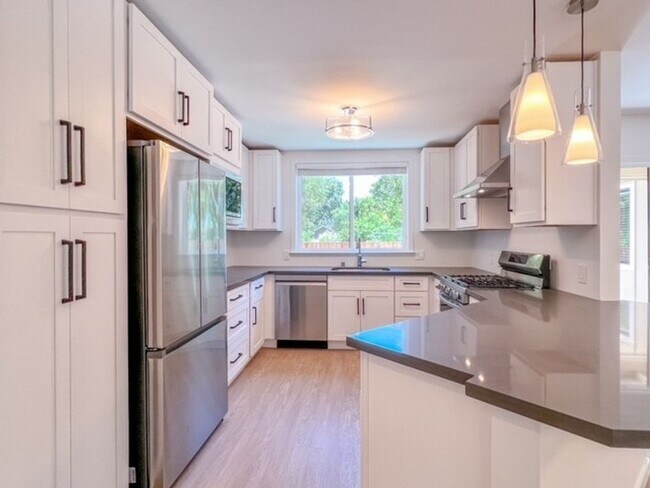 Building Photo - Beautifully Remodeled Three Bedroom Home