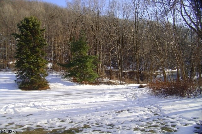 Building Photo - 2 Great Gorge Terrace