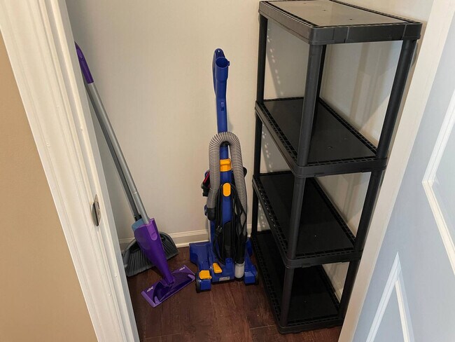 Building Photo - 4788 Holmes St