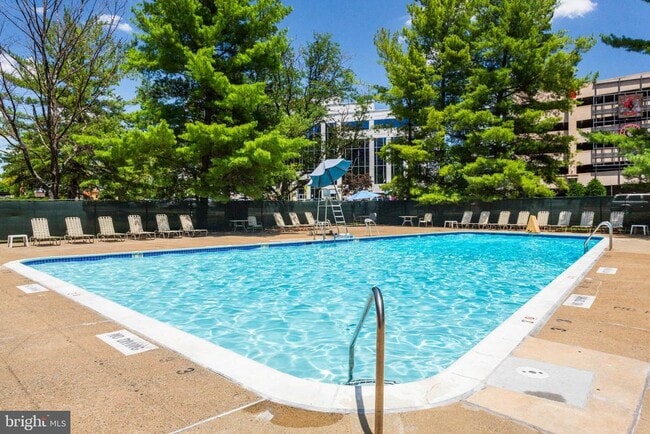 Building Photo - 9701 Fields Rd