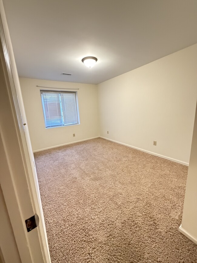 Building Photo - 3263 Carlyle Dr NW