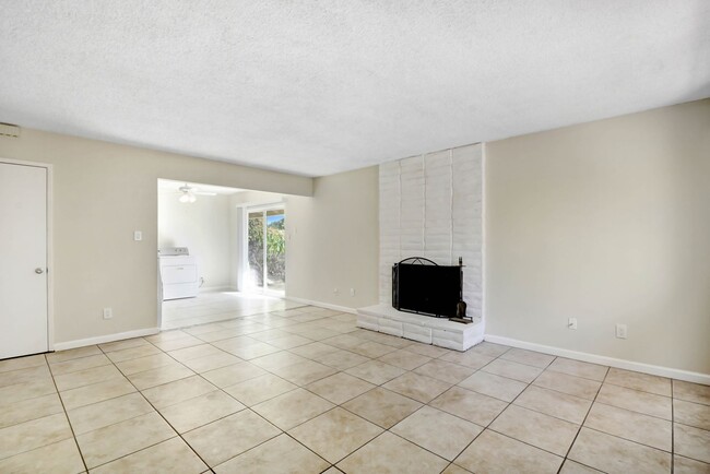 Building Photo - 13874 McDonnell St