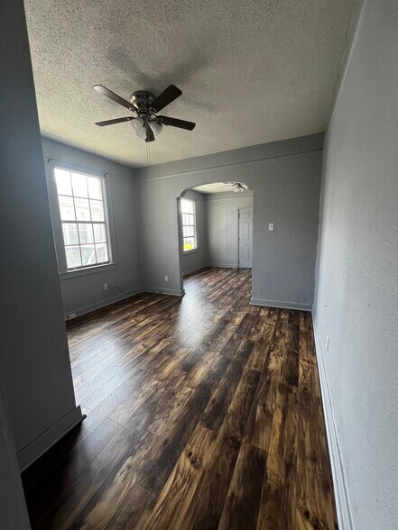Building Photo - 846 Lebeau St