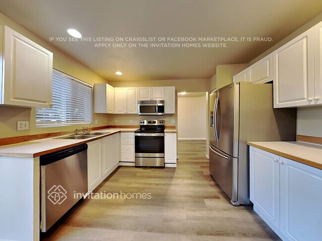 Building Photo - 6215 90th St Ct E