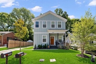 Building Photo - 2207 Otis St
