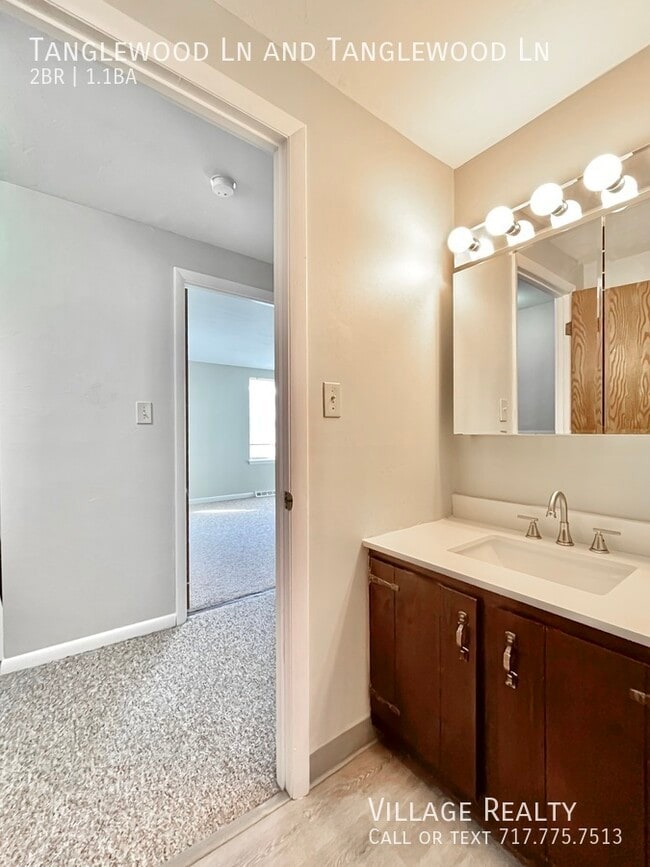 Building Photo - 442 Tanglewood Ln