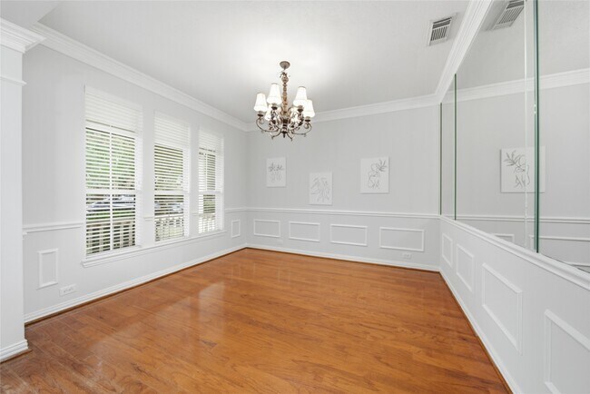 Building Photo - 5531 Cranston Ct