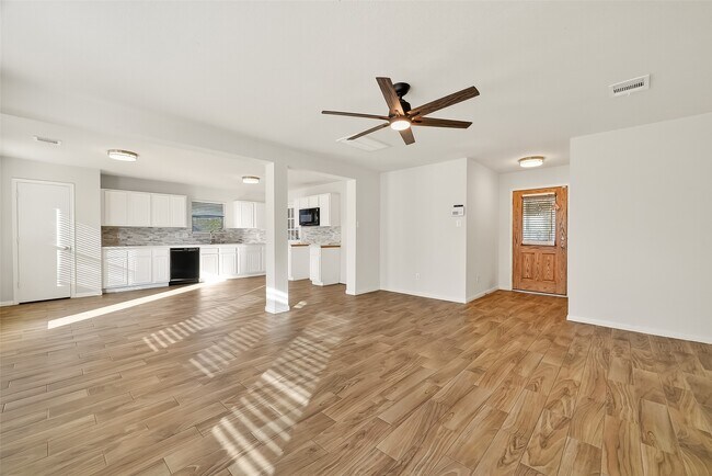 Building Photo - 6523 Mildenhall Ct