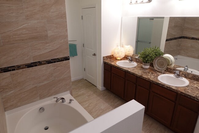 Building Photo - 11808 Thicket Wood Dr